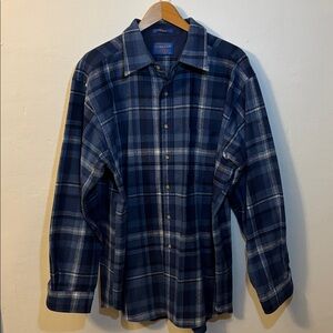 VTG Pendleton Men’s Navy and Gray Virgin Wool Long Sleeved Plaid Shirt XL